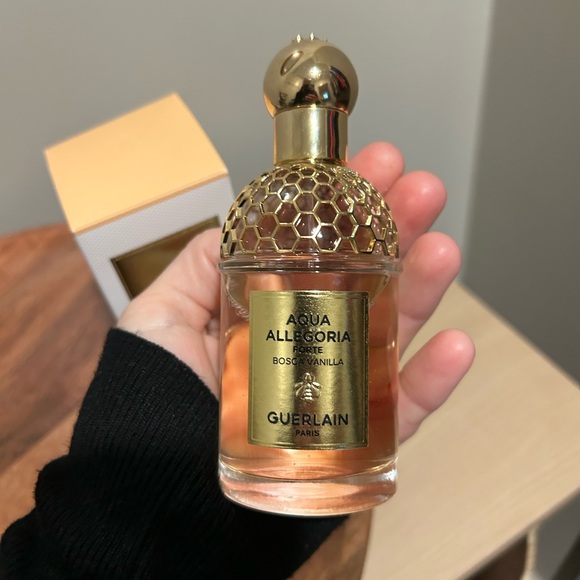 Guerlain Aqua Allegoria Forte Bosca Vanilla Eau de Parfum - Gold and White - Picture 4 of 5
